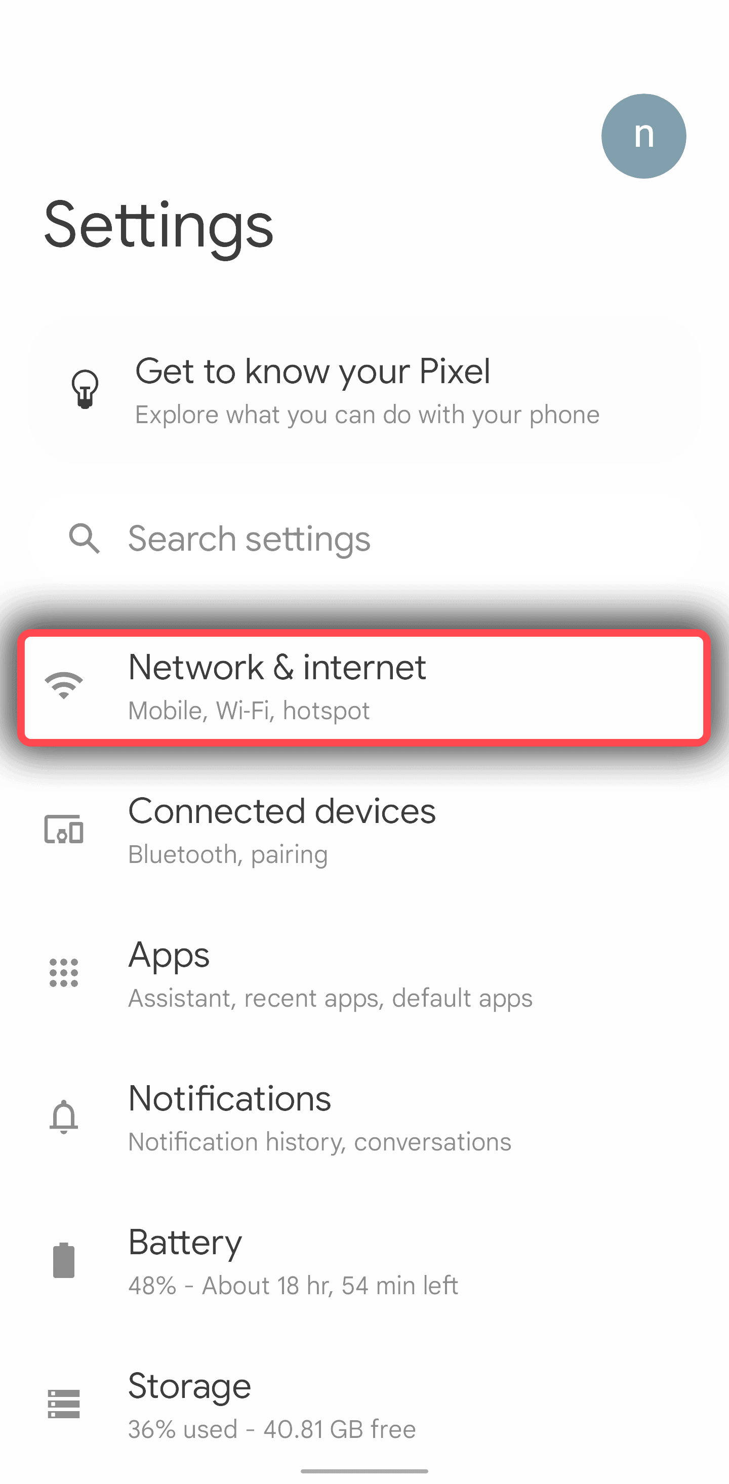Bật kết nối WiFi, vào mục <strong>Settings</strong> >> <strong>Network & internet</strong>