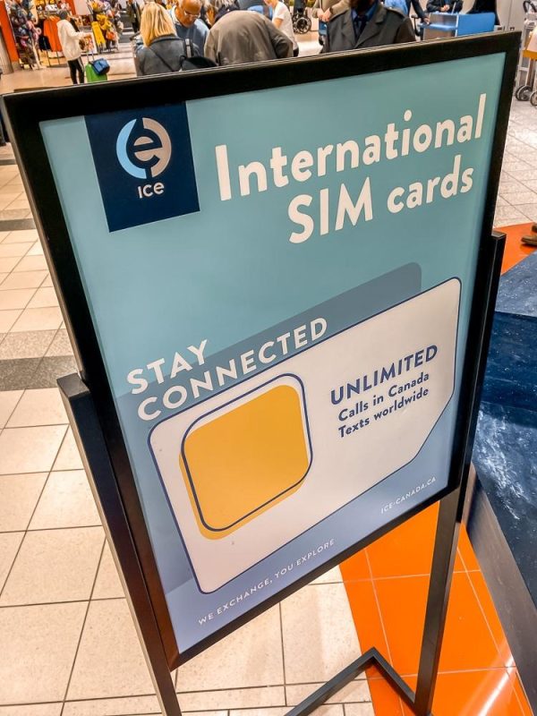 Ki-ốt bán SIM ở sân bay Canada có bán SIM không giới hạn